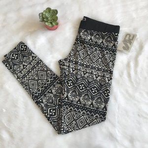 S2 Sportswear Tribal Print Leggings NWT